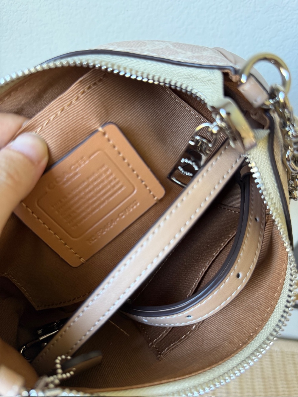 Coach Teri Tan Signature Shoulder Bag with Silver Hardware Leather Strap - Picture 5 of 6